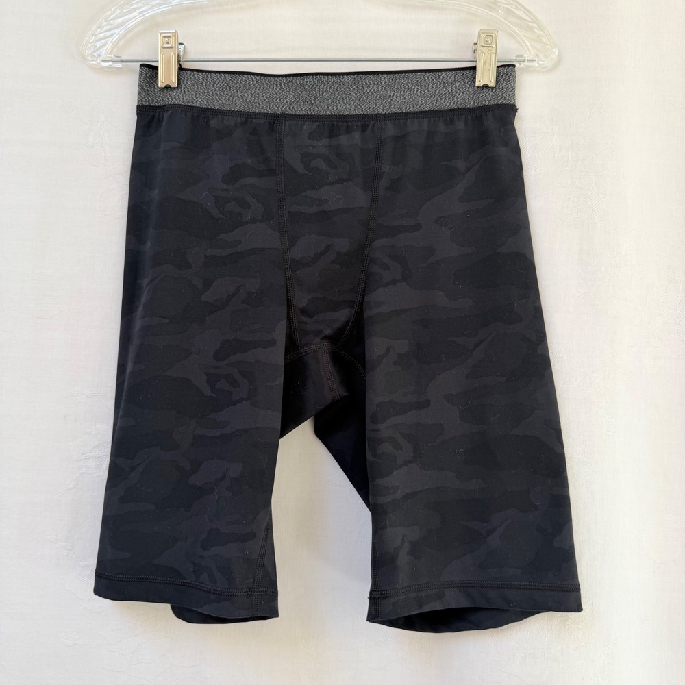 Vuori Limitless Compression Shorts Mens Large Black Camo V373 Athletic Gym